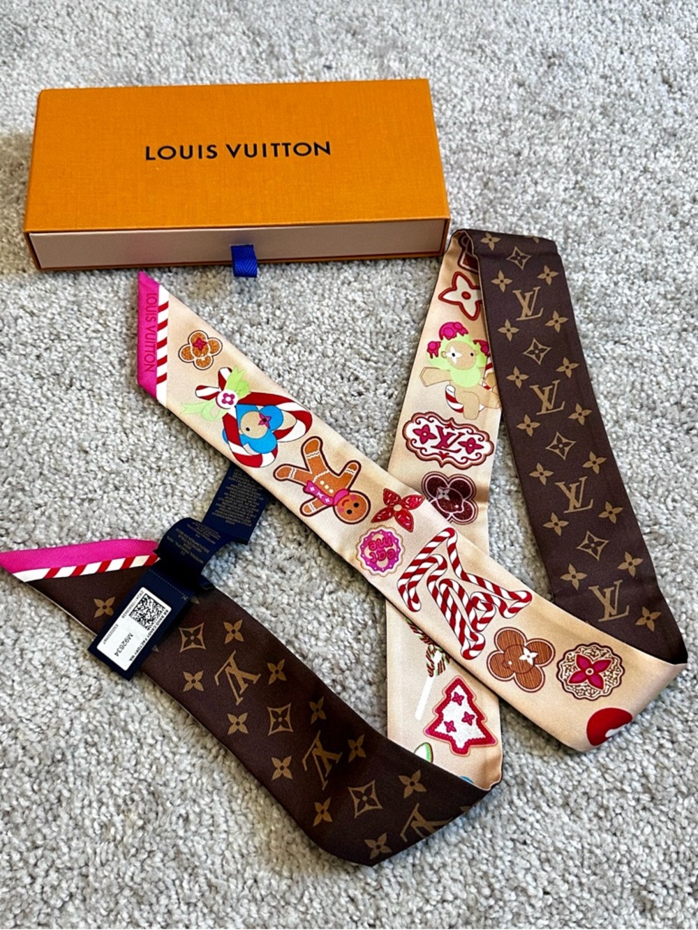 Louis Vuitton Xmas Vivienne Candy Factory BB Silk Bandeau - Picture 2 of 8